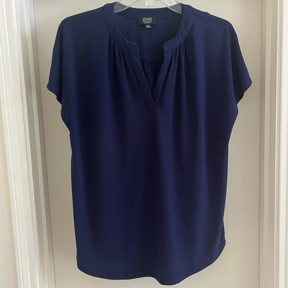 3/$20 bundle option - Jones New York blouse in Navy Blue size Medium